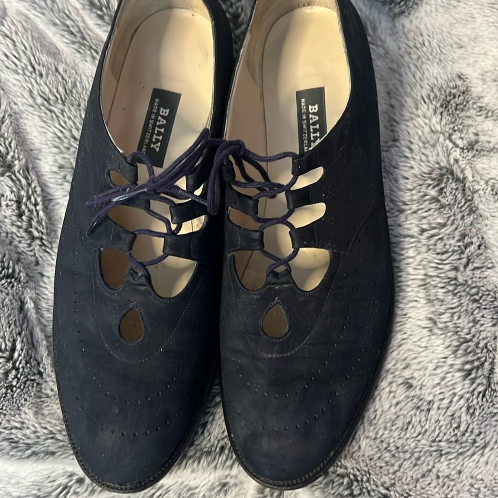 Bally ladies shoes in Suede
